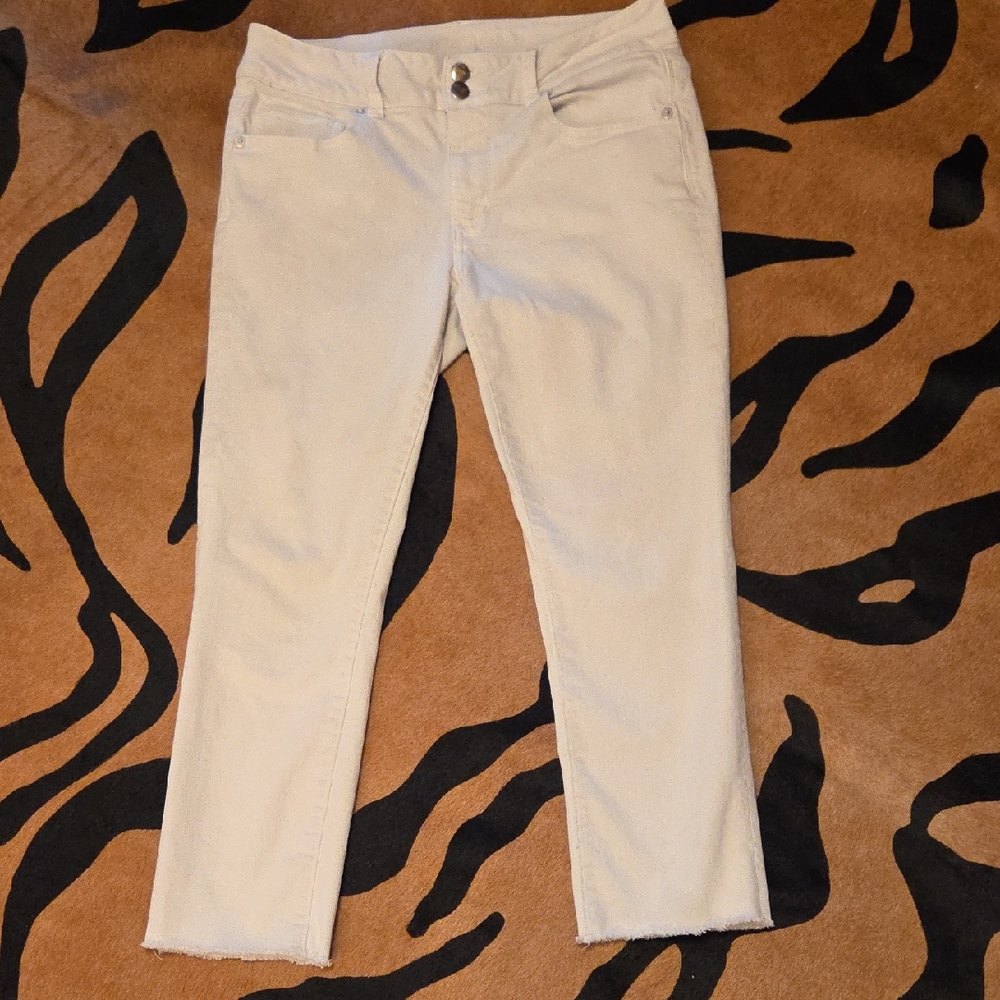 American Eagle Outfitters Light Tan Cropped Jeans Small Stain As Pictured